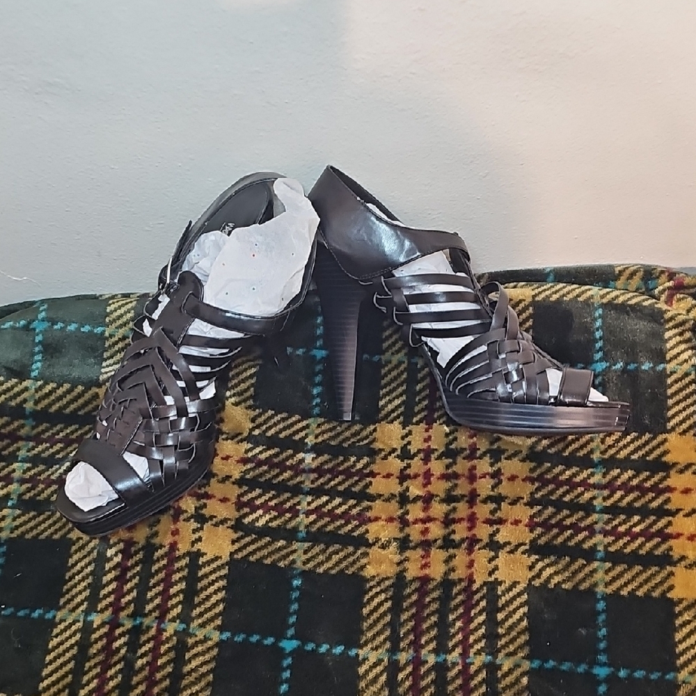 Chic Black Woven Heels